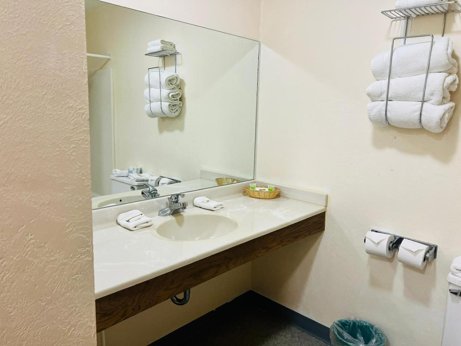 Villa Inn Motel Near Hwy 12 Wi Capital O Fort Atkinson Luaran gambar