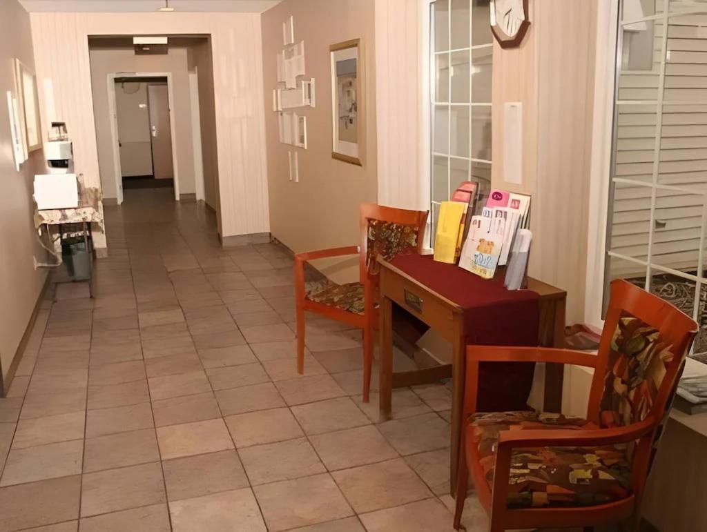 Villa Inn Motel Near Hwy 12 Wi Capital O Fort Atkinson Luaran gambar