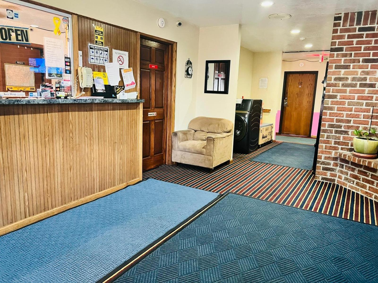 Villa Inn Motel Near Hwy 12 Wi Capital O Fort Atkinson Luaran gambar