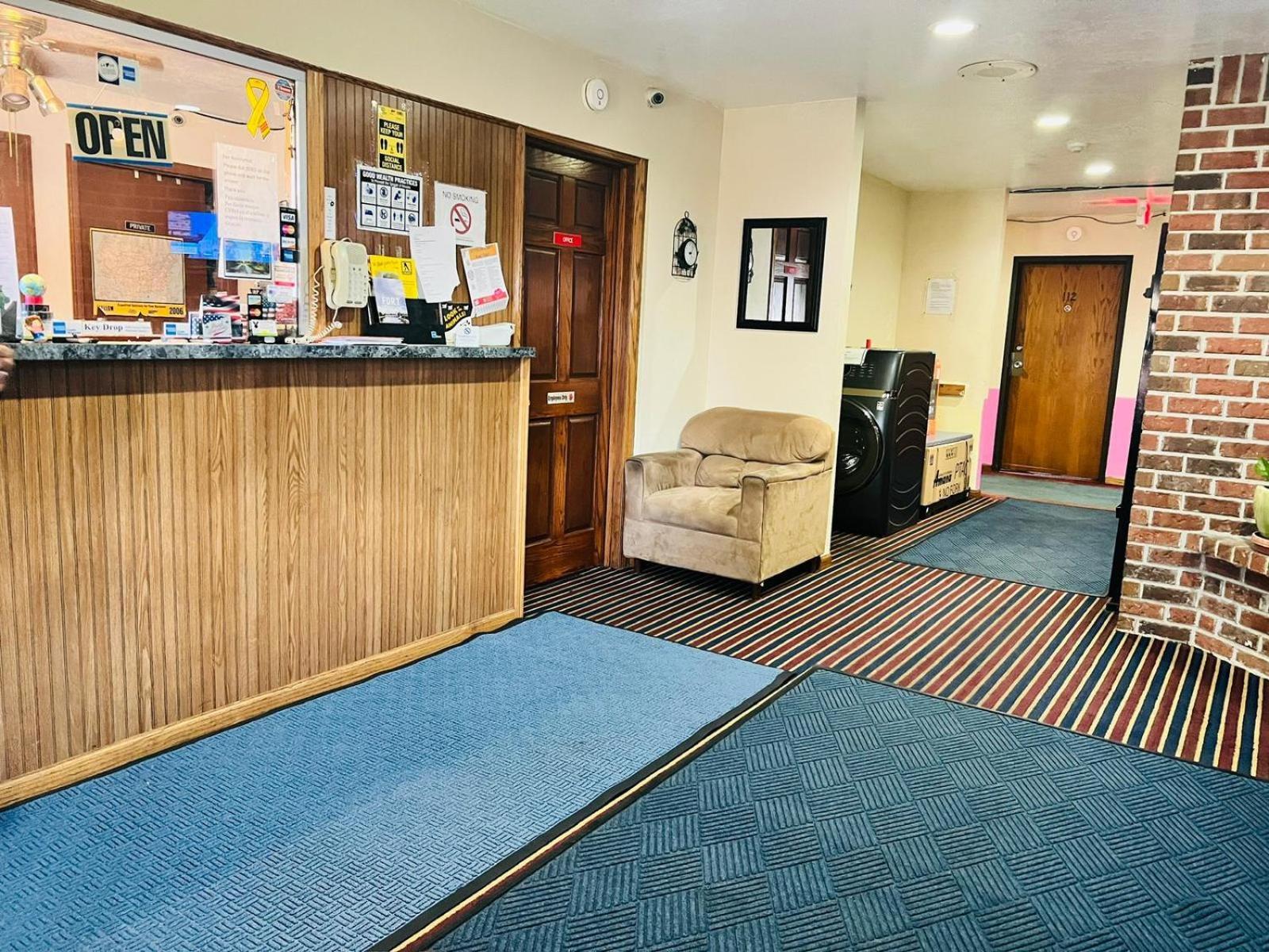 Villa Inn Motel Near Hwy 12 Wi Capital O Fort Atkinson Luaran gambar