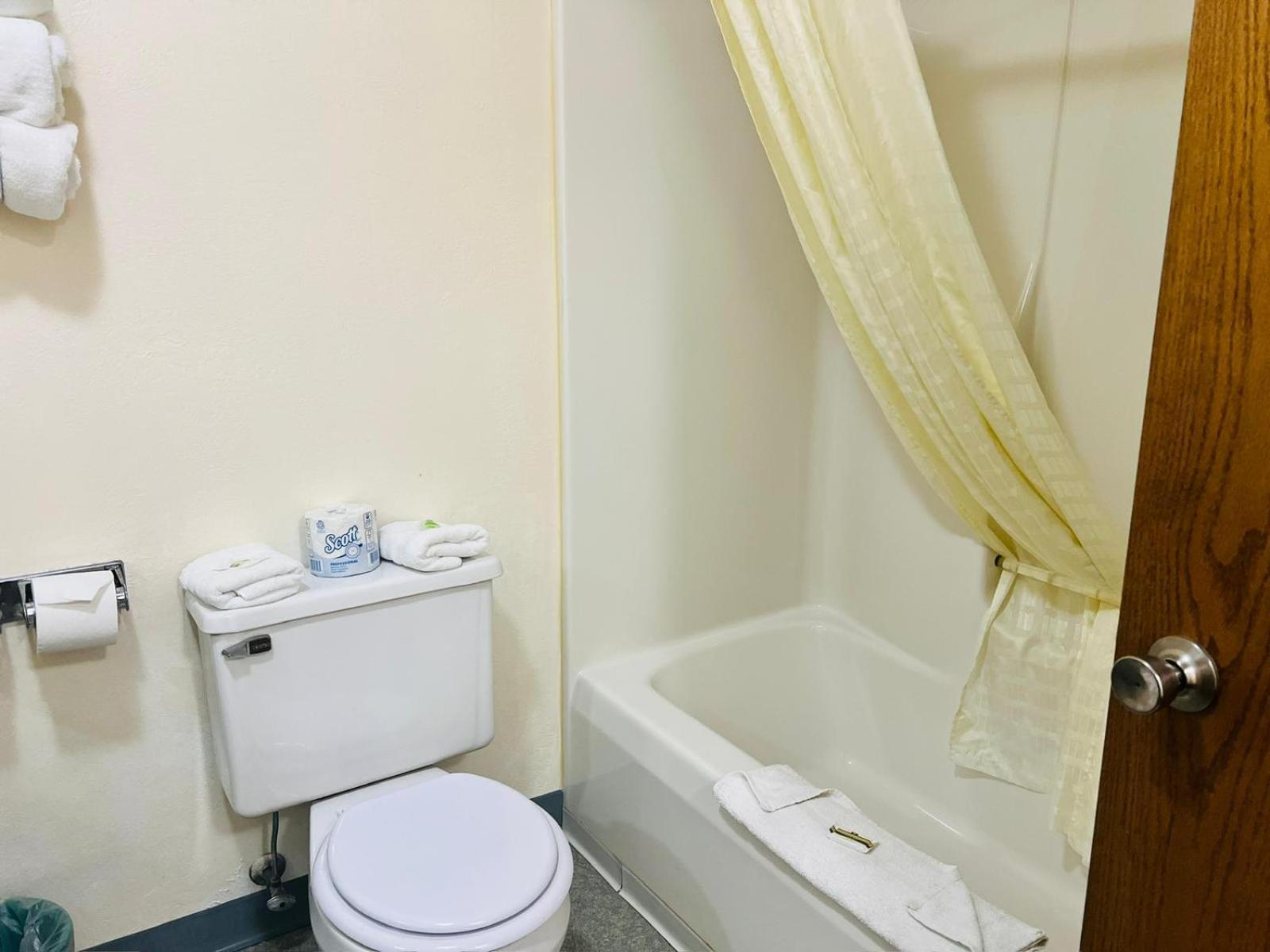 Villa Inn Motel Near Hwy 12 Wi Capital O Fort Atkinson Luaran gambar